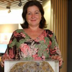Fiona Murray, a kidney and liver recipient, donated her polycystic liver to UQ