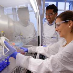 Dr Richard Gordon and lab member