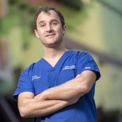 Dr Luregn Schlapbach