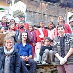 Image of a group of medical students at Manali.