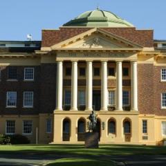 Mayne Medical School building