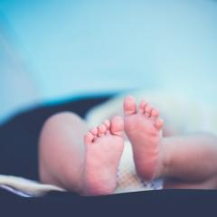 Image of the feet of a newborn baby.