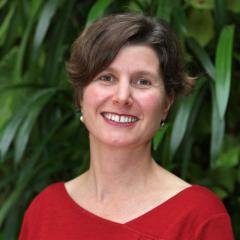 Dr Nina Hall